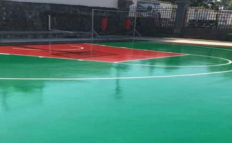 青浦篮球场翻新地面